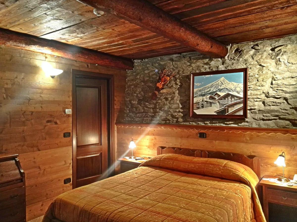 Etoile Des Neiges Hotel Oulx Exterior foto